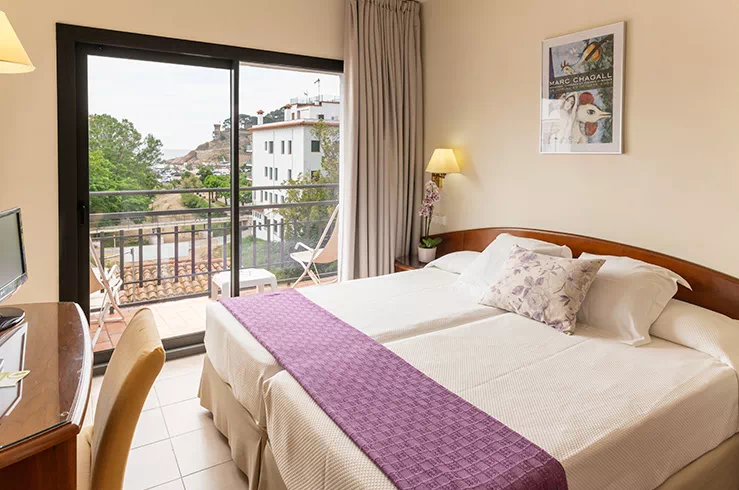 Fotos Hotel Avenida 2 estrellas Tossa de Mar | Al lado de la playa | RVHotels